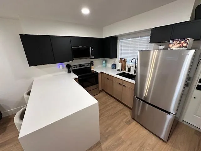 Arcadia Lite Unit 6 Fast Wi-fi & Washer Dryer
